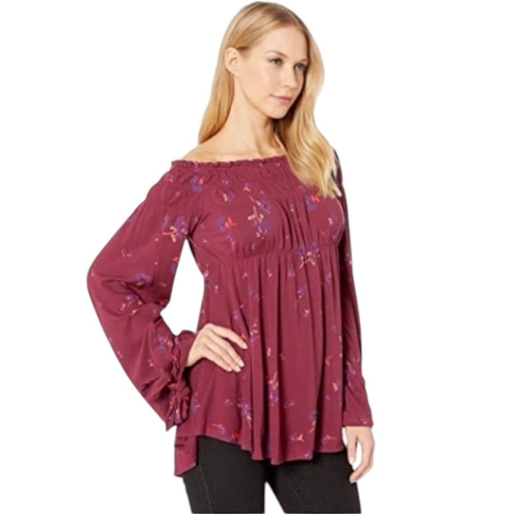 NWT’S Free People off the shoulder Milkmaid Floral bohemian Blouse NEW